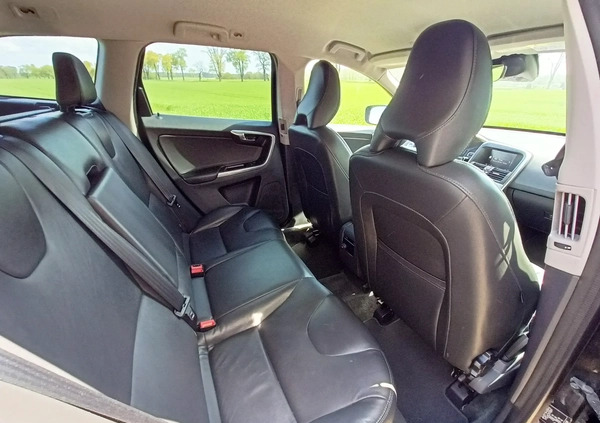 Volvo XC 60 cena 79000 przebieg: 280000, rok produkcji 2017 z Chojnice małe 497